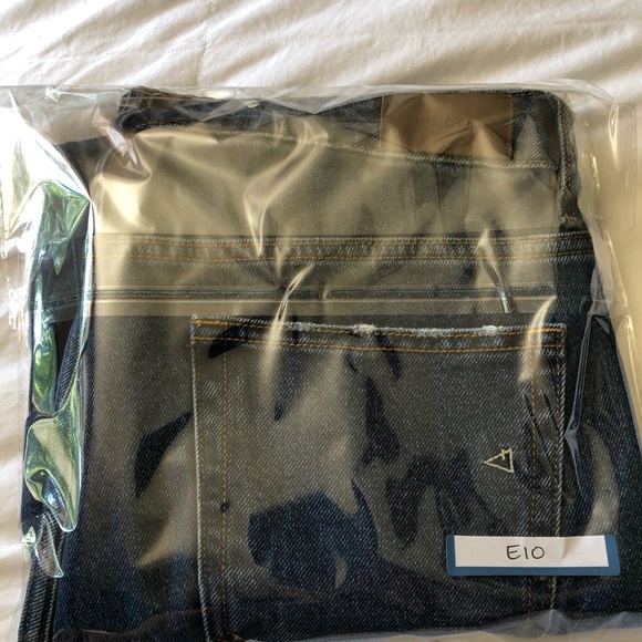 Hidden split hem front seam mom jeans - Picture 7 of 7